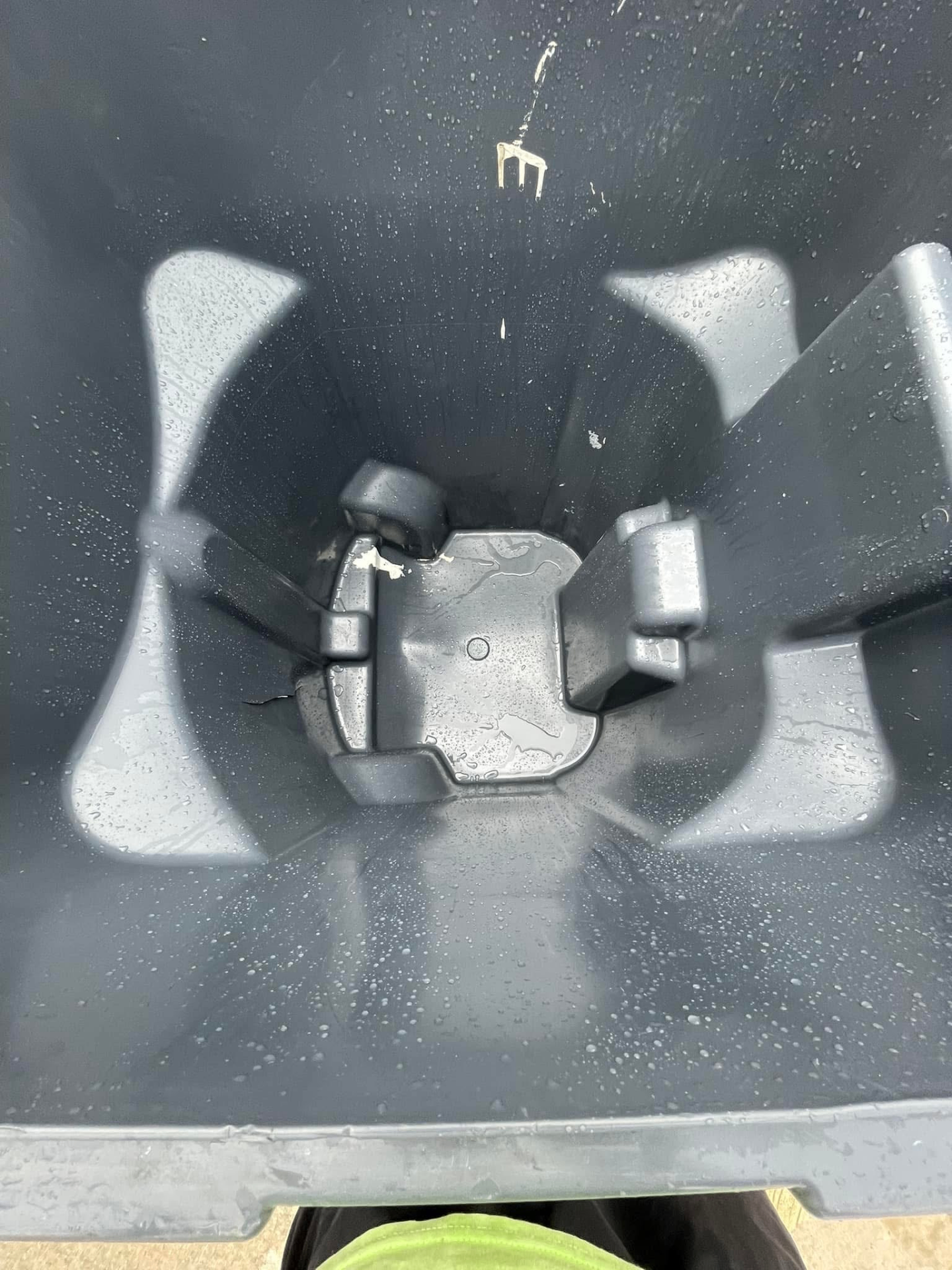 Exterior bin cleaning after